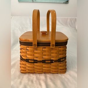 1998 Longaberger Harbor Basket